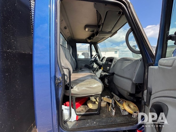 2006-international-durastar-4300-image-57