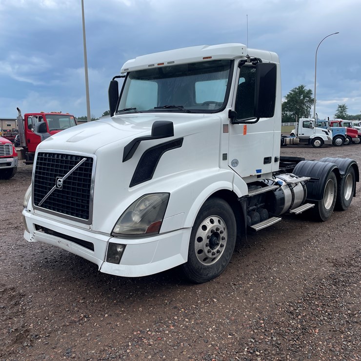 2012 VOLVO 10