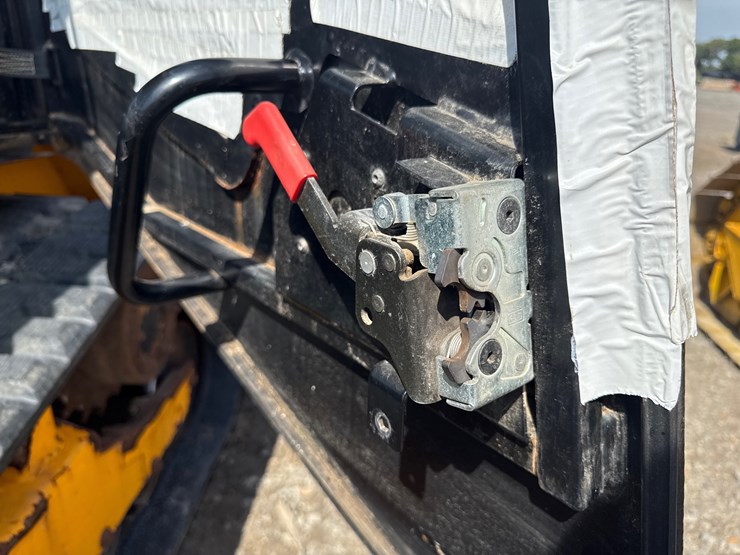 jcb-320t-image-34
