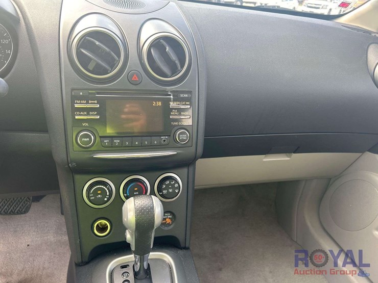 2014-nissan-rogue-image-15