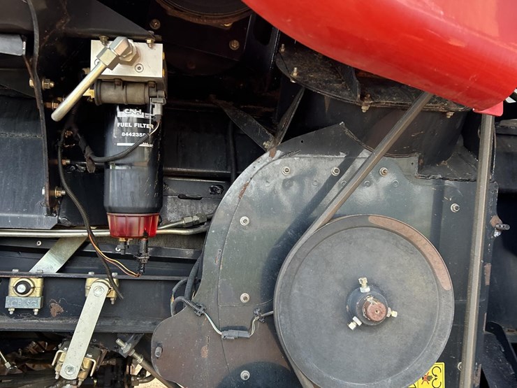 2015-case-ih-8240-image-39