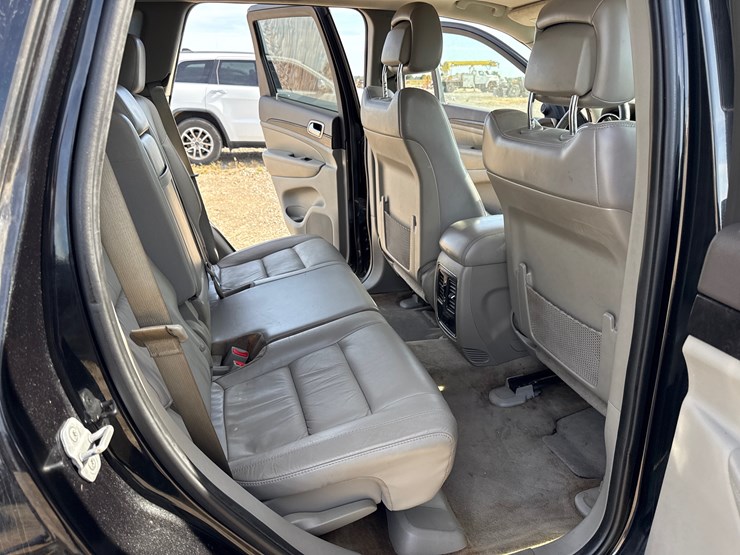 2013-jeep-grand-cherokee-image-23