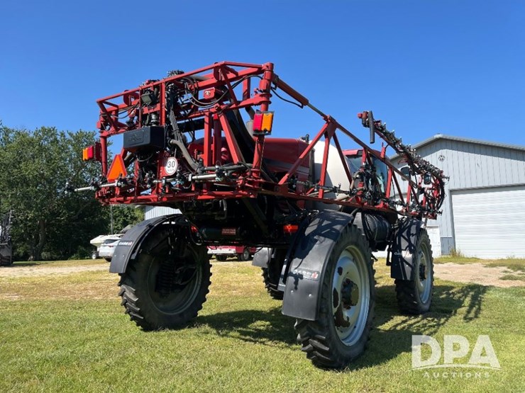 2011-case-ih-patriot-3330-image-11