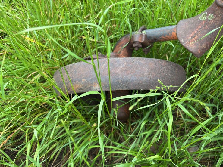 2-bottom-14”-pull-type-plow-image-35