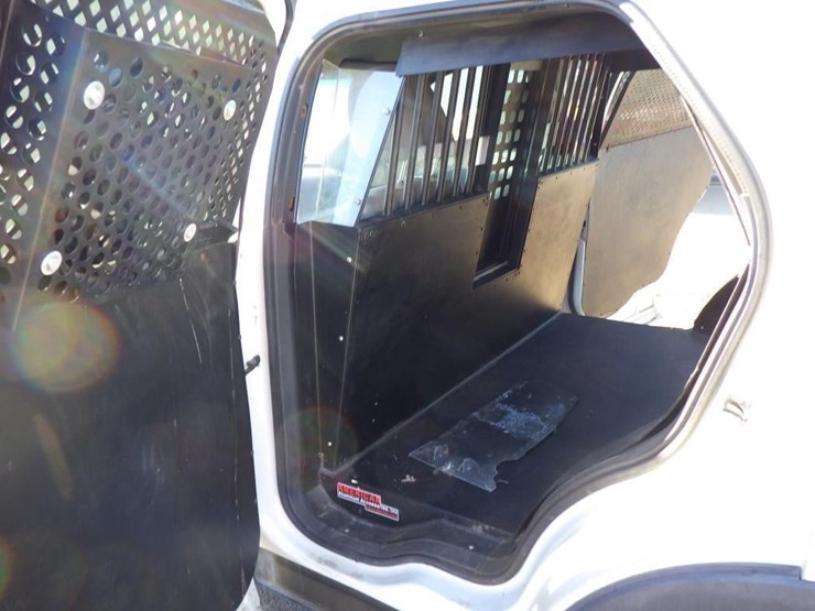 2011-ford-explorer-image-8