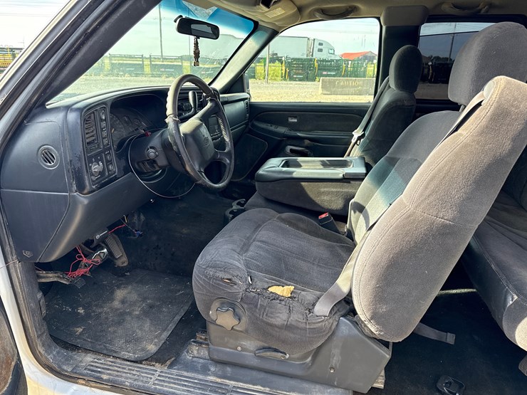 2002-chevrolet-1500-image-31