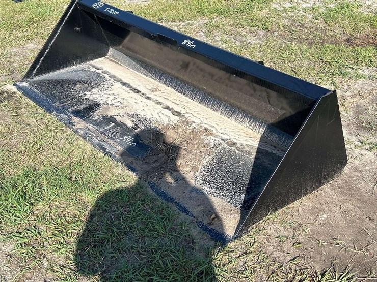 2025-swict-84in-bucket-skid-steer-attachment-image-2