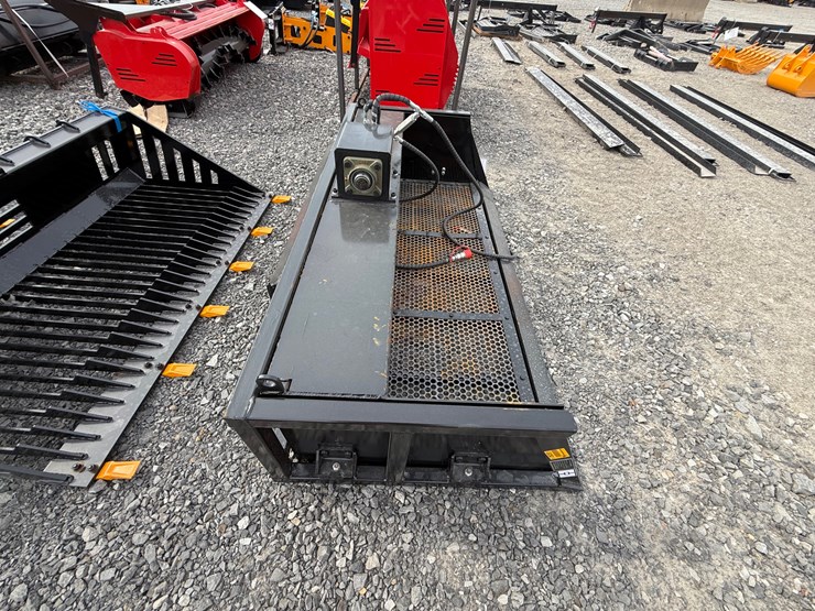#2000-•-#26351-•-unused-giyi-59"-skid-steer-screening-bucket-dzdd2507130-image-5