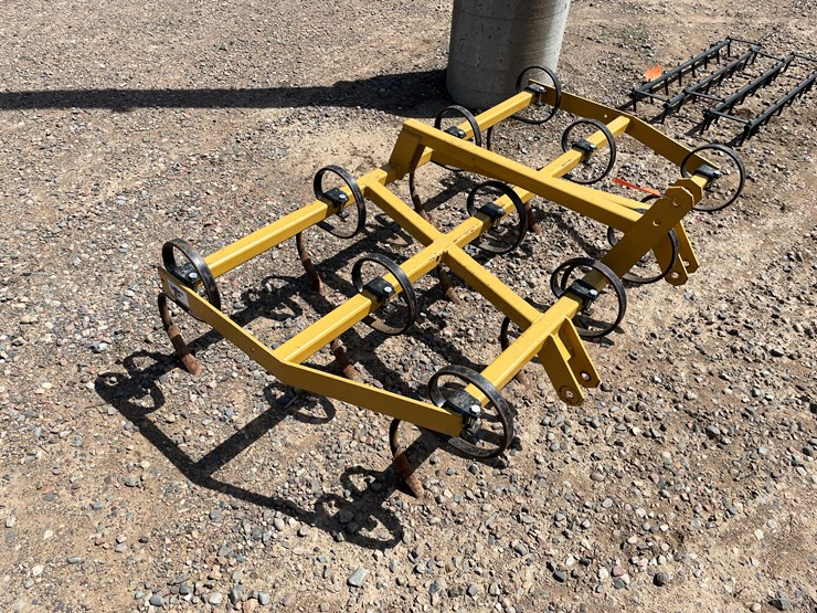 #2004-•-3-point-cultivator-tractor-attachment-image-1