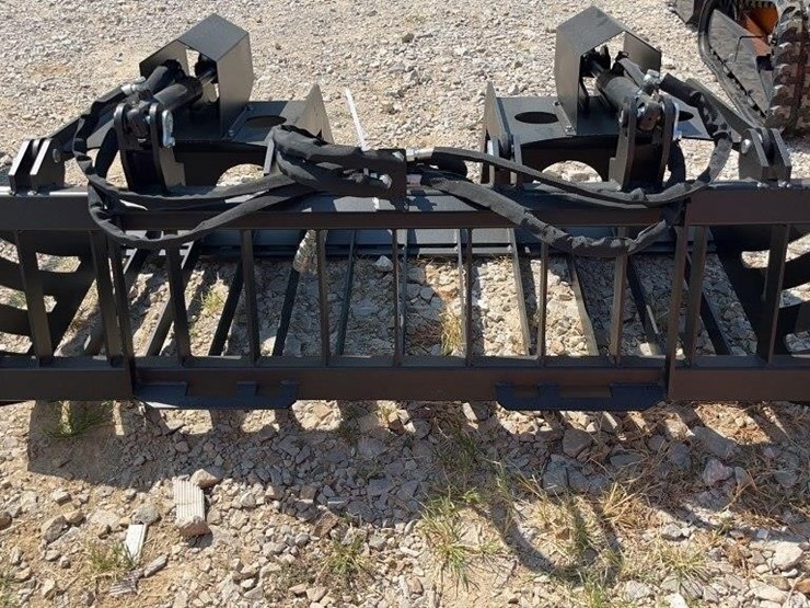greatbear-72"-skid-steer-rock-grapple-bucket-image-3