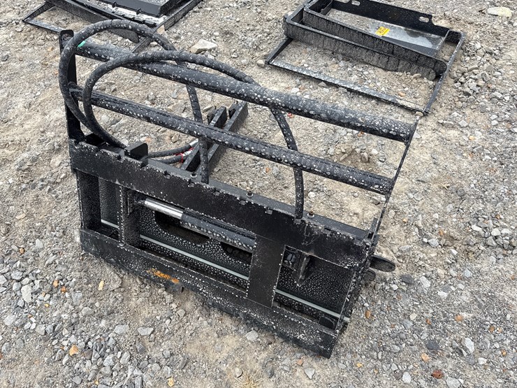 #230-•-#26361-•-unused-giyi-30"-mini-skid-steer-side-shift-fork-xcyhc2507268-image-3