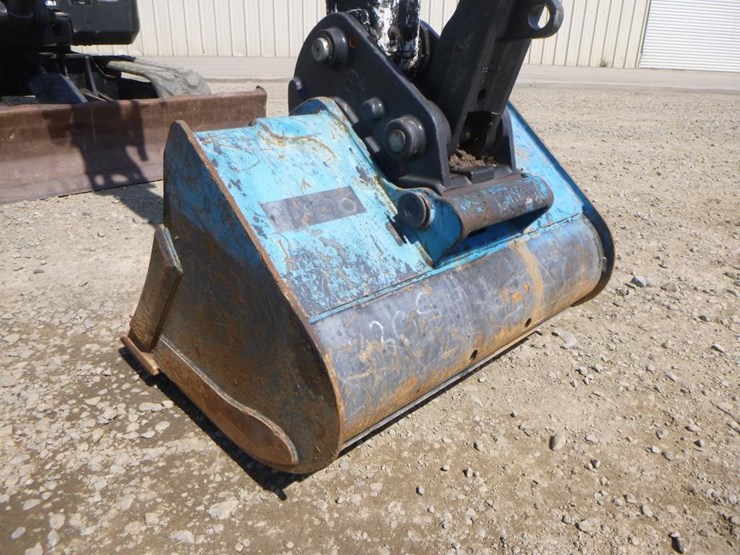2016-bobcat-e32-image-10