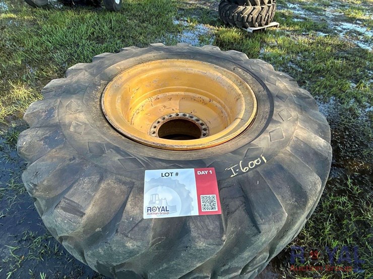 lot-of-2-caterpillar-loader-tires-image-6