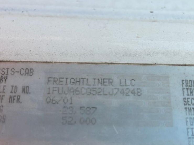 2002-freightliner-columiba-day-cab-truck-(cp0659,-unit-28071)-image-42