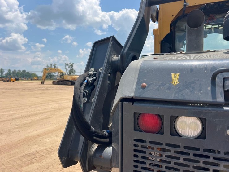 2020-deere-333g-image-17