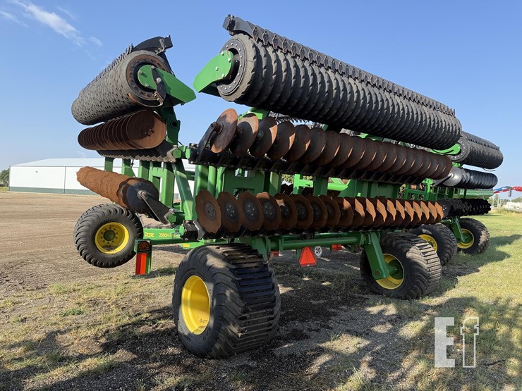 2021-john-deere-2680h-image-10