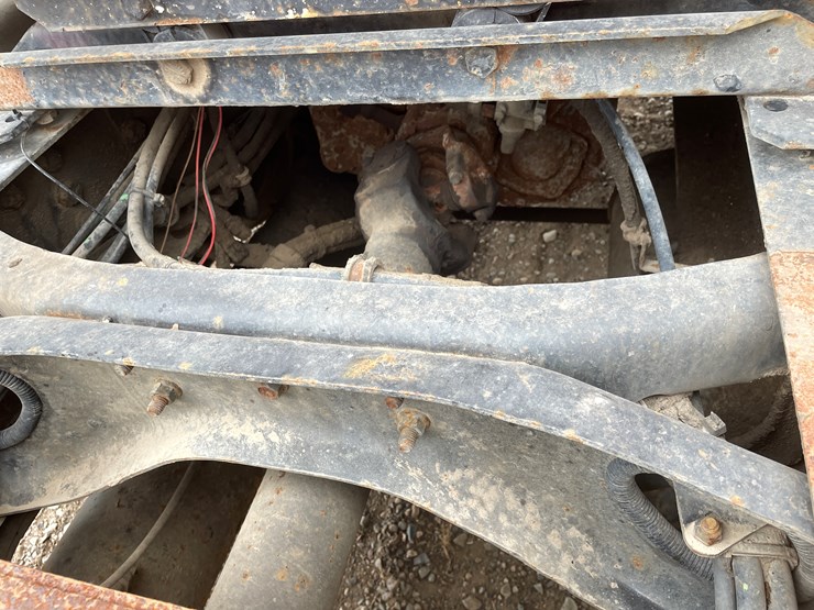 #2107-•-1997-volvo-truck-tractor-(has-mn-title-in-delay)-image-19