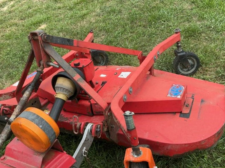 #124-•-massey-ferguson-mf210-tractor-image-54