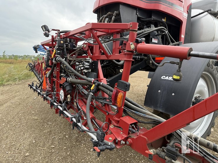 2020-case-ih-patriot-4440-image-40