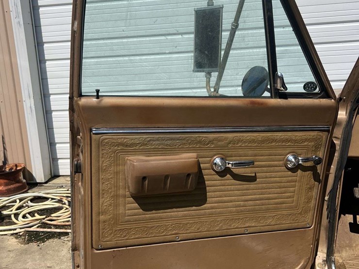 1969-chevy-c20-custom-camper-image-122