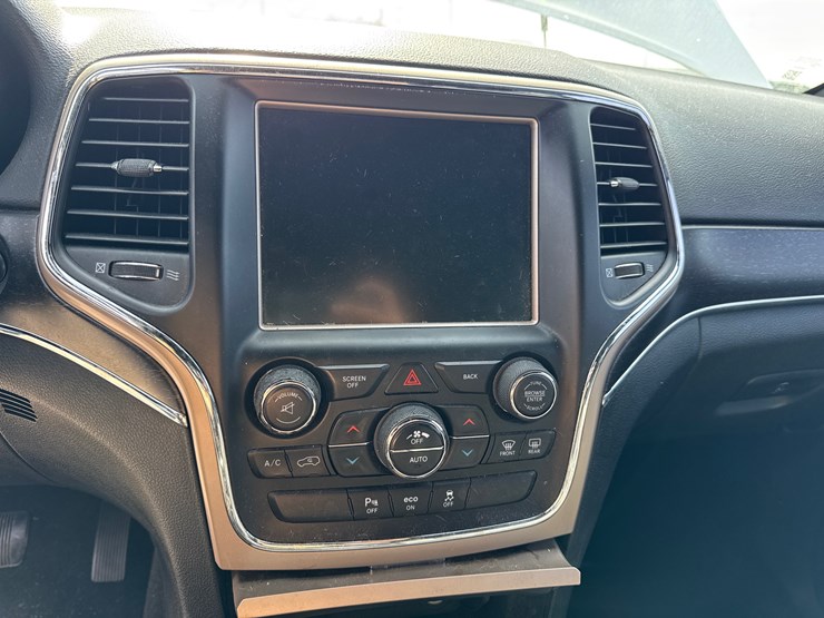 2015-jeep-grand-cherokee-image-29