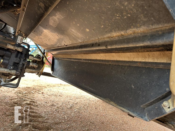 2015-case-ih-8240-image-109