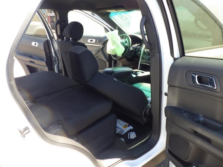 2015-ford-explorer-image-9