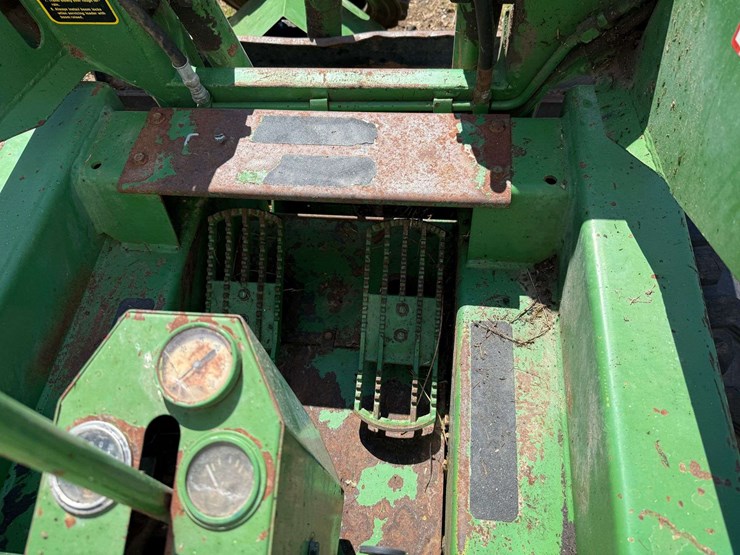john-deere-70-image-11