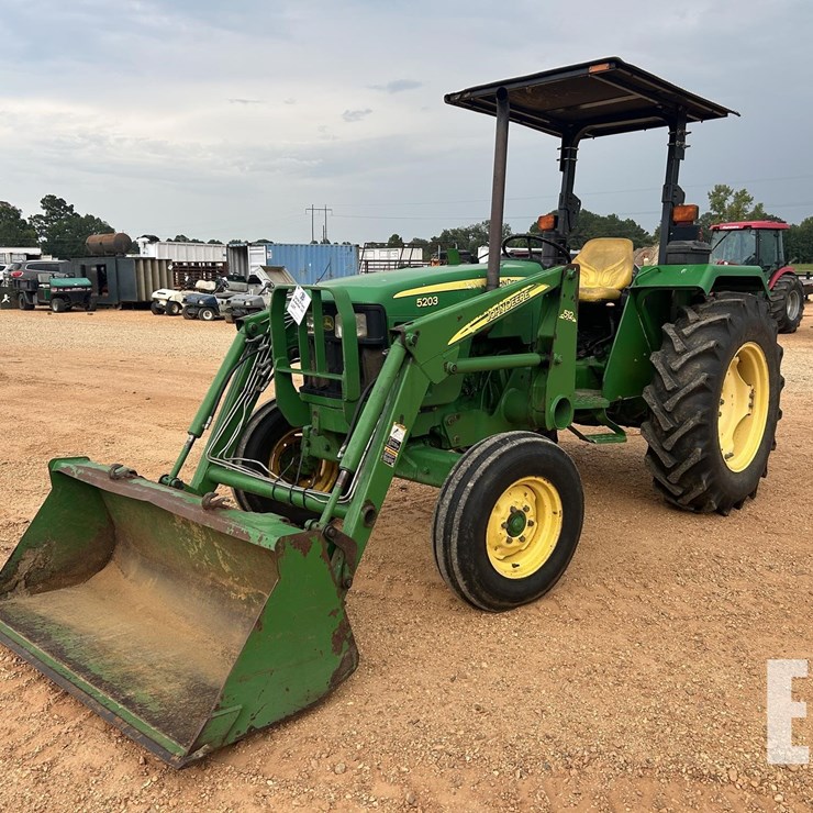 JOHN DEERE 5203