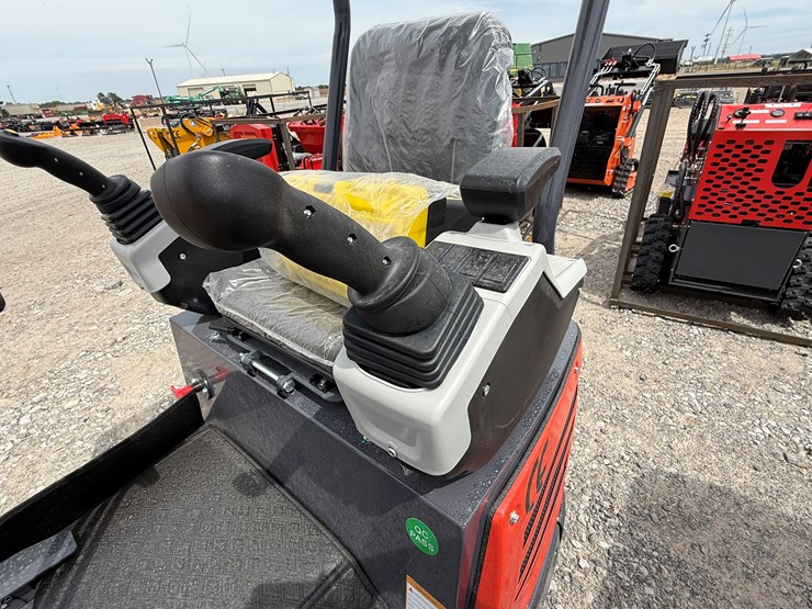 #220-•-#26485-•-unused-cfg-mx15rx-mini-excavator-image-11