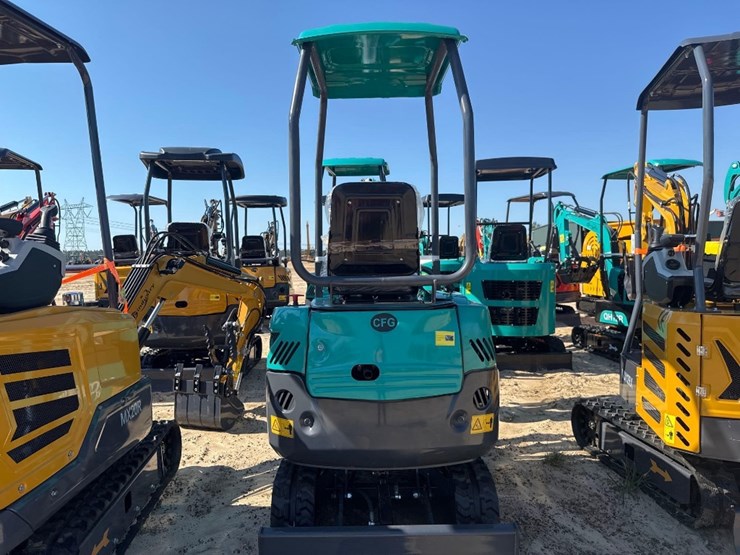 unused-cfg-qk16r-excavator-image-2