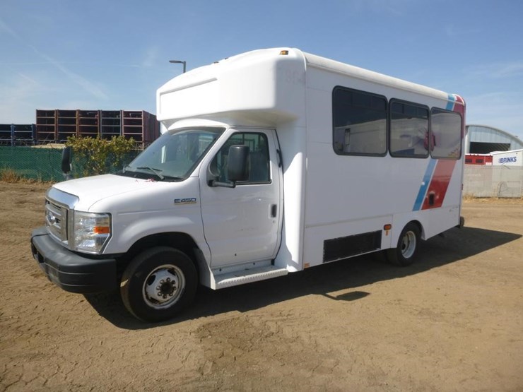 2018-ford-e450-image-1