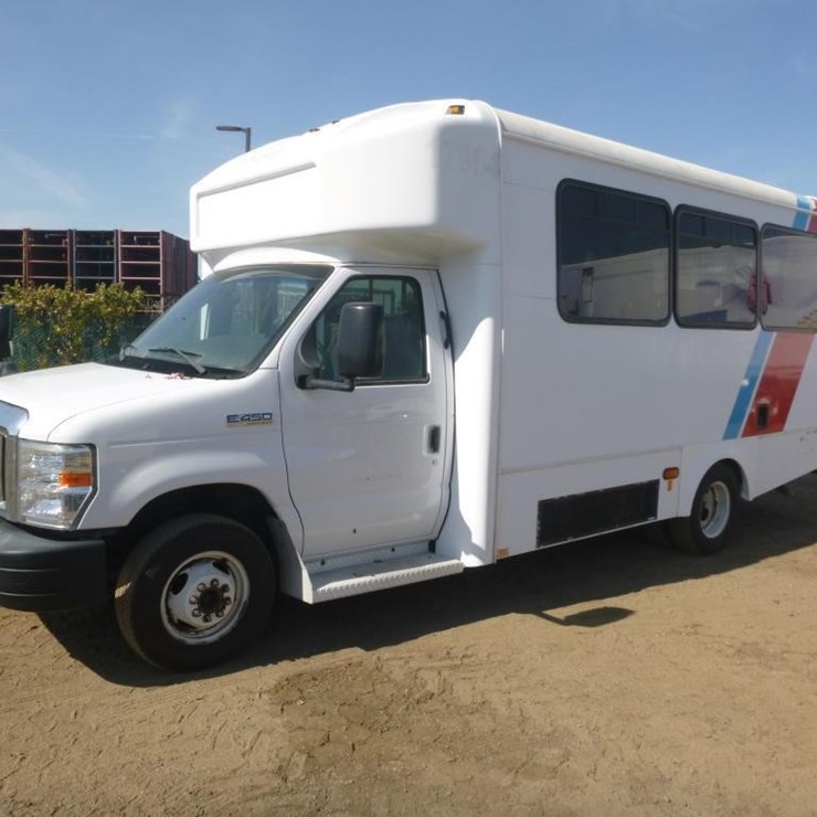 2018 FORD E450