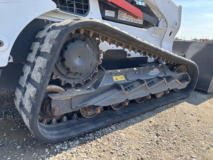 2024-bobcat-t770-image-17