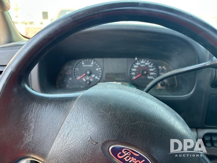 2006-ford-f450-xl-image-25