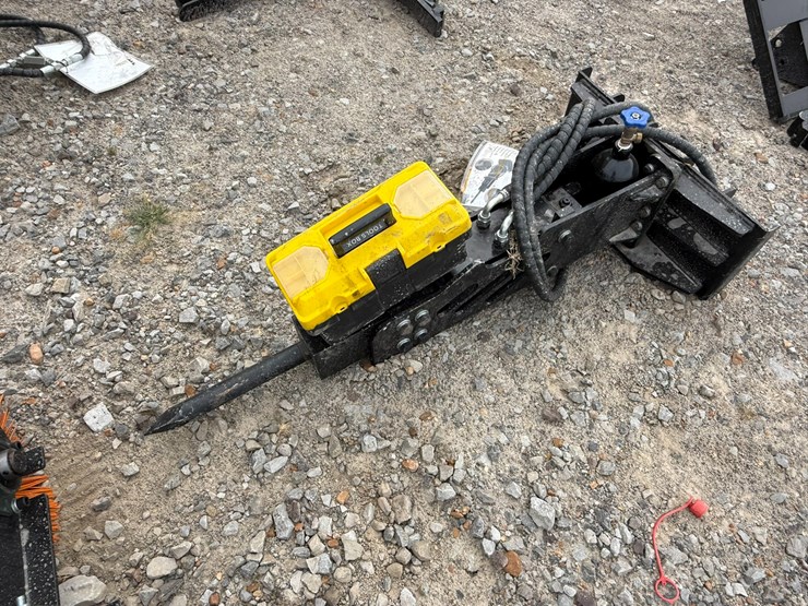 #230-•-#27017-•-unused-giyi-gy-p45-mini-skid-steer-breaker-psc452507147-image-16