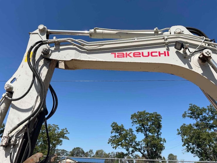 2019-takeuchi-tb290-image-10