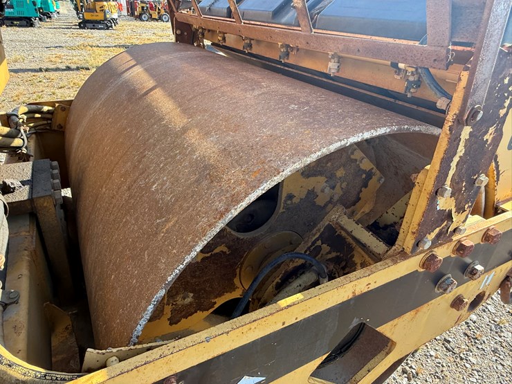 caterpillar-cb-434-image-27