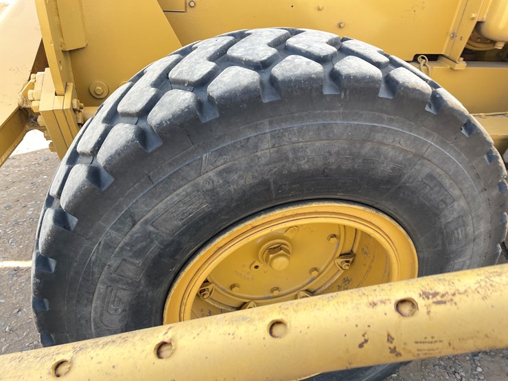 #2026-•-cat-no.12-road-grader-image-18