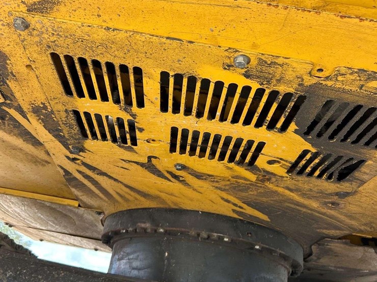 2022-caterpillar-310-image-22