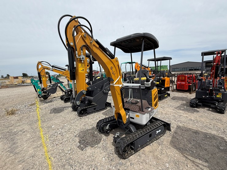 #220-•-#26489-•-unused-cfg-xz20r-mini-excavator-xz20r202507070018-image-1