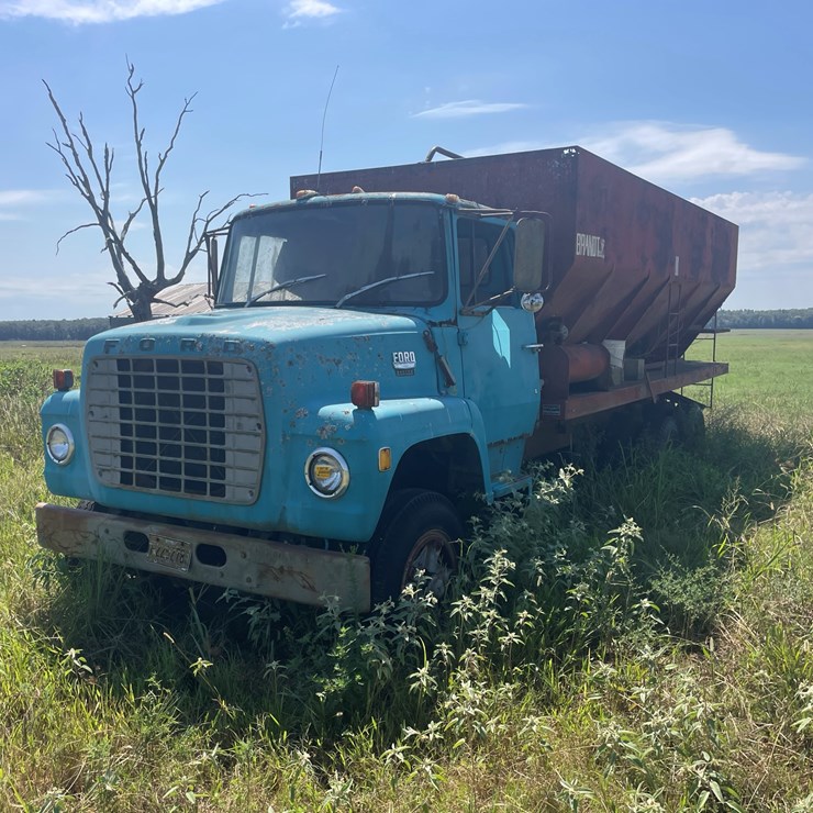 #280 • #24138 • INOP 1971 Ford T/A Single Cab Auger Truck N80FVL70713
