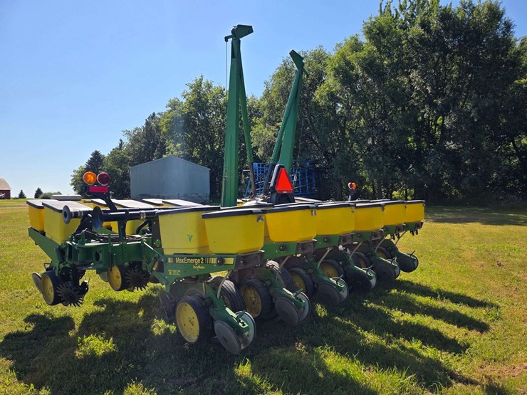 john-deere-7200-image-11