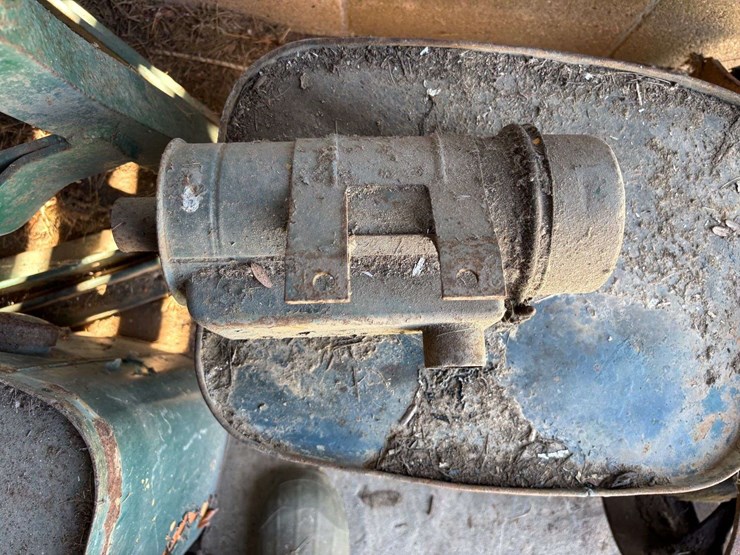 miscellaneous-oliver-tractor-parts-image-15