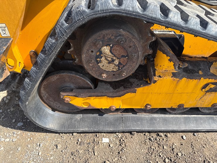 jcb-320t-image-11