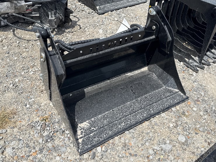 #230-•-#26328-•-unused-giyi-39"-mini-skid-steer-bucket-fxkhd392507232-image-2
