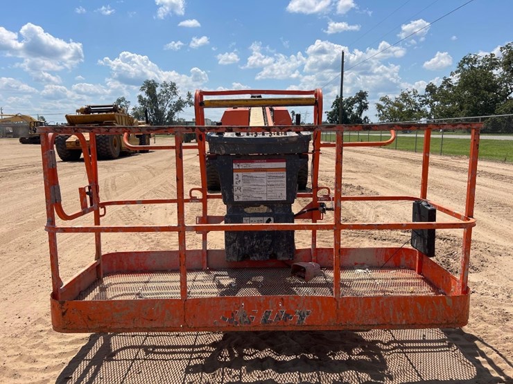 2006-jlg-660sj-image-26