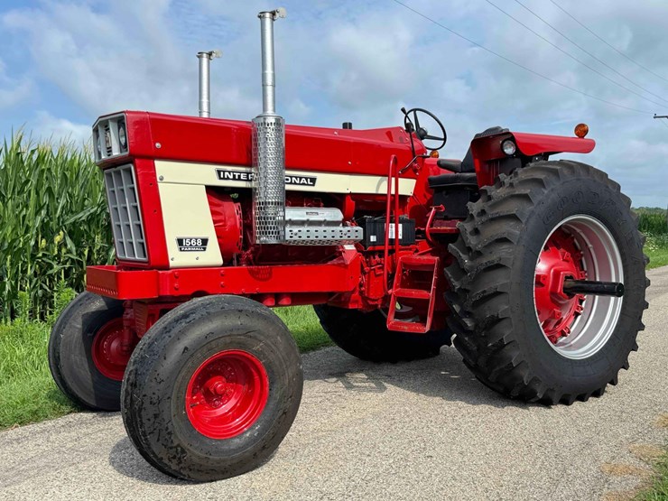 1974-ih-1568-tractor-image-17