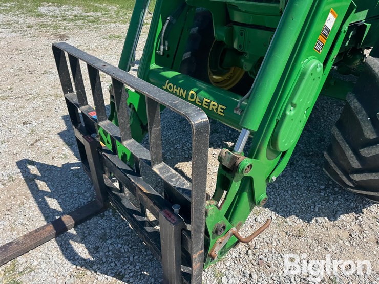 2014-john-deere-6125r-image-17