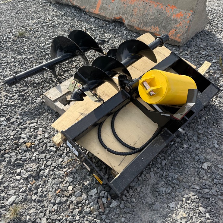 #2000 • #26275 • Unused GIYI Skid Steer Auger
